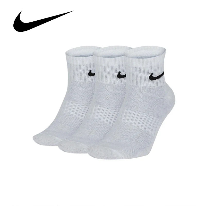 Original Nike Lightweight Unisex Sports Socks Men's and Women's 3 Pairs Casual Breathable  Tube White Short Socks S M L SX7677