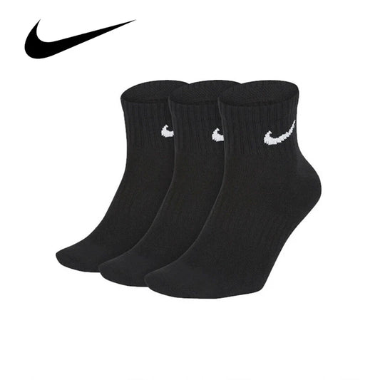 Original Nike Lightweight Unisex Sports Socks Men's and Women's 3 Pairs Casual Breathable Short Tube Black Socks S M L XL SX7677